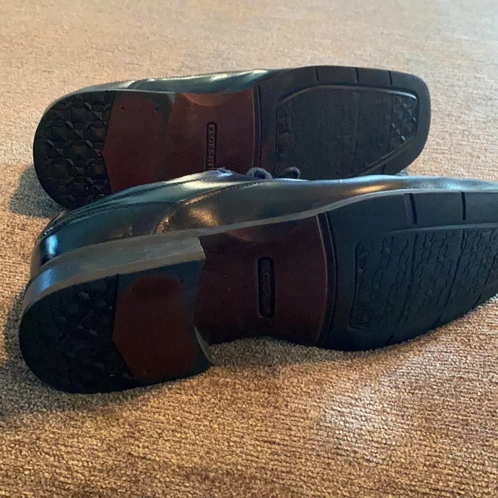 𝅺florsheim men’s dress shoes; size 10.5